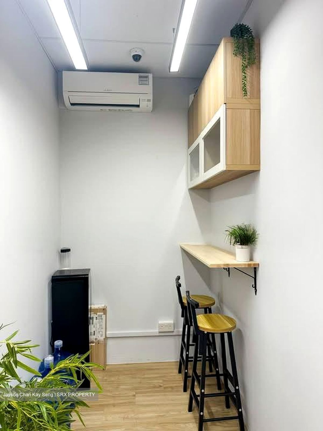 Jurong Gateway Road (D22), Office #596883211